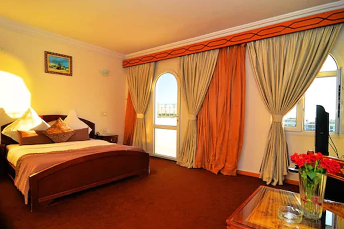 Minibar, in-room safe, free cots/infant beds, rollaway beds