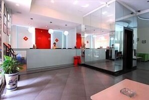 Quầy tiếp tân