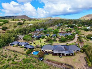 Vista frontal de la propiedad