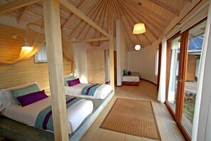 In-room safe, individually decorated, desk, free cots/infant beds - Altiplanico Rapa Nui (Hanga Roa)