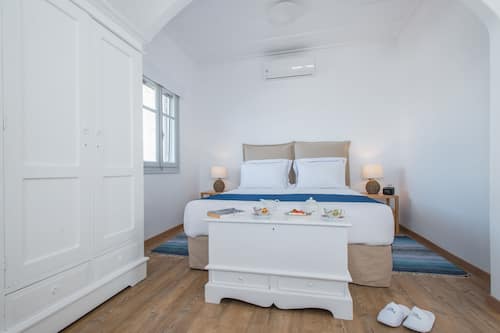 Sea Front Summer House | 1 camera, biancheria da letto di alta qualità, una cassaforte in camera