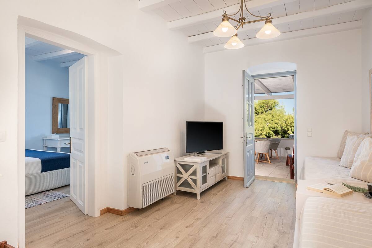 suite, sea view | premium bedding, in-room safe, individually decorated