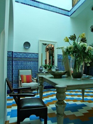 Lobby-Lounge