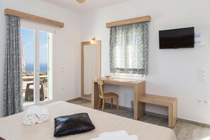 Deluxe Double Room, Sea View | Premium bedding, pillow-top beds, blackout curtains, free WiFi - Rooms & Apartments Archontou (Sifnos)