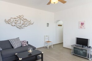 Apartment, 2 Bedrooms, Sea View | Living room - Rooms & Apartments Archontou (Sifnos)