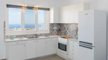 شقة - غرفتا نوم - بمنظر للبحر | مطبخ خاص | ثلاجة، ماكينة لصنع الإسبريسو، ماكينة لصنع القهوة/الشاي، غلّاية كهربائية