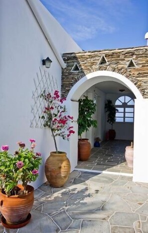 Exterior detail - Rooms & Apartments Archontou (Sifnos)