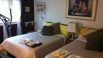 Premium bedding, individually decorated, individually furnished, desk