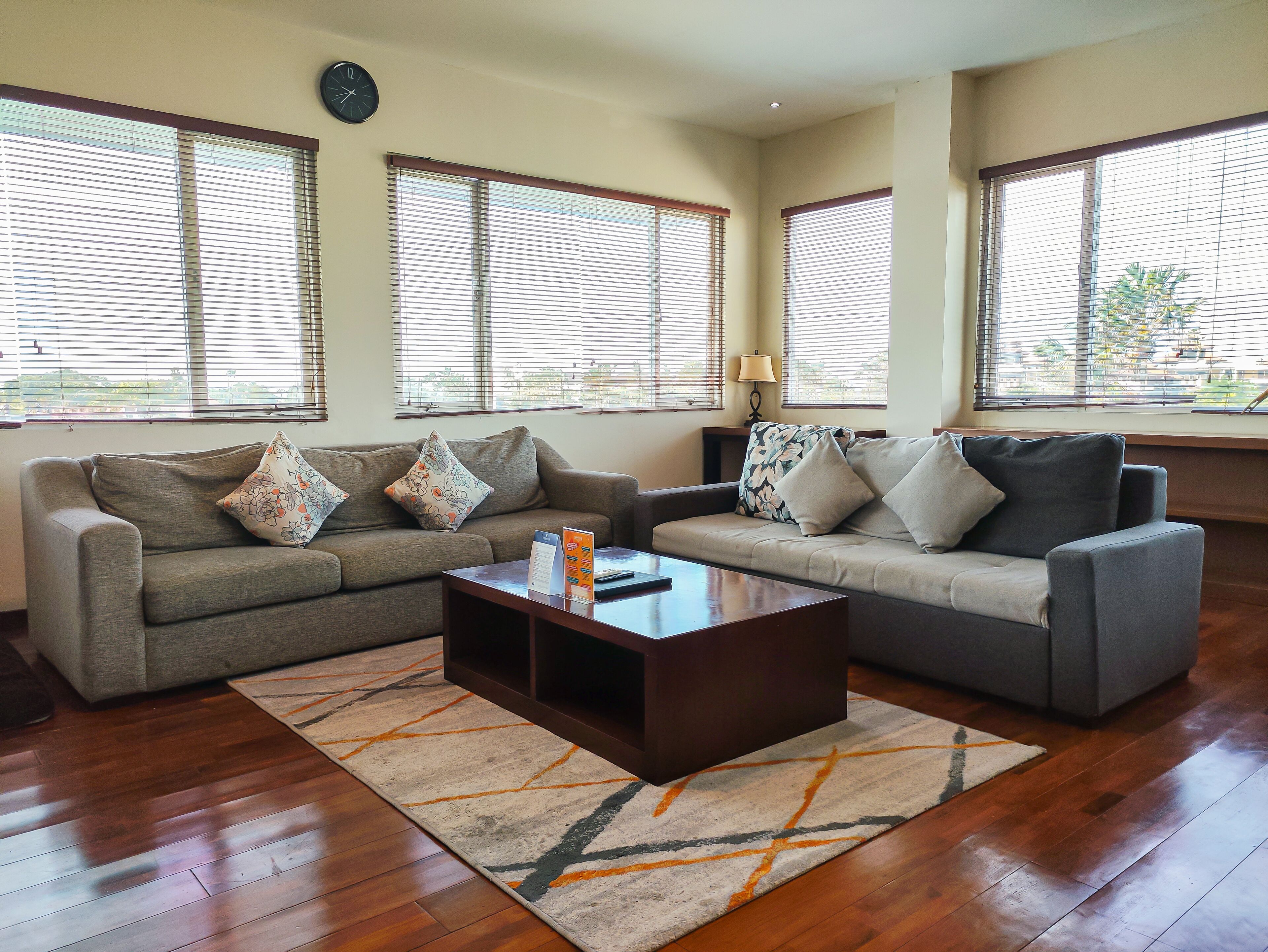 apartment, 3 bedrooms | living area | 32-inch led tv with cable channels, tv, dvd player