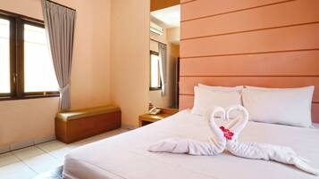 Anggrek Room | Desk, blackout curtains, free WiFi