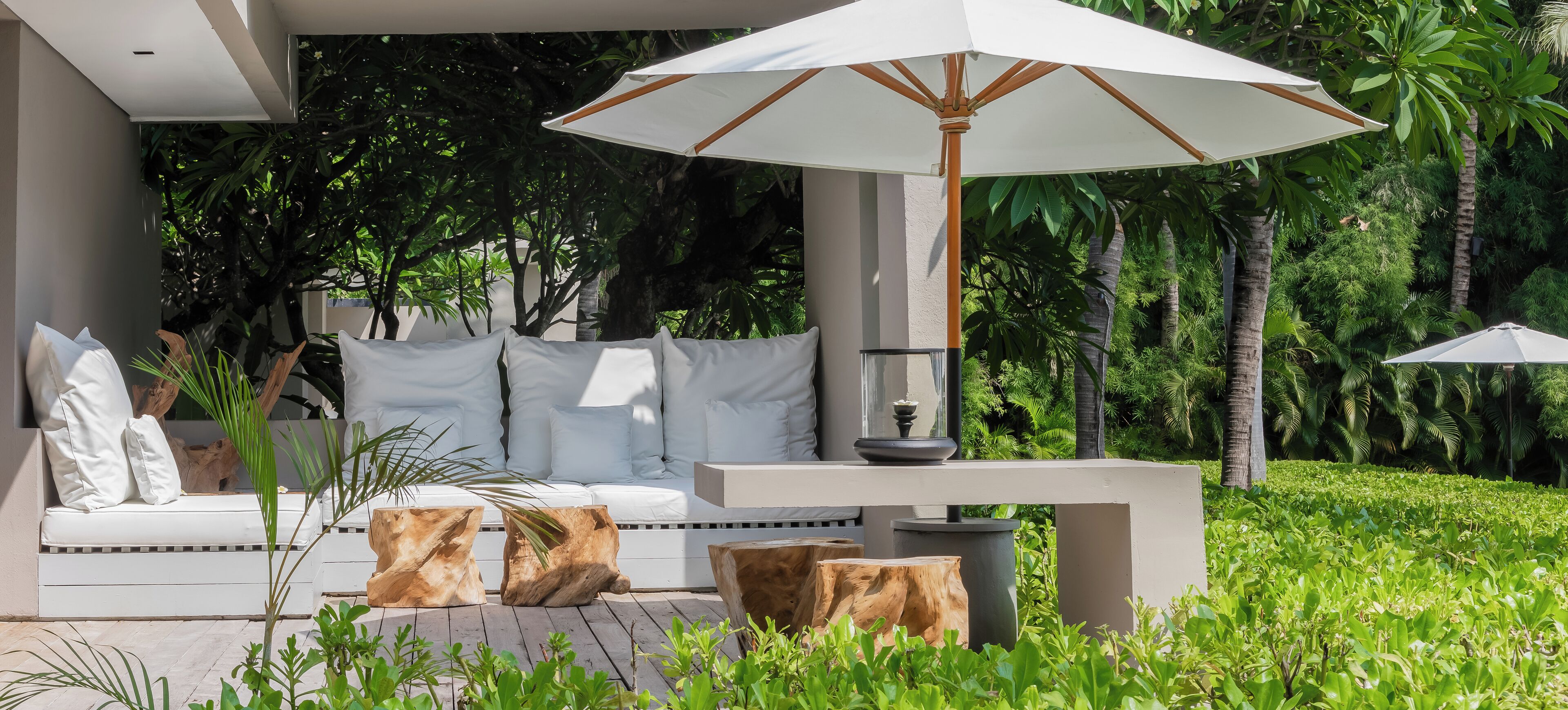 Luxury Poolside Lodge Suite, Ocean view