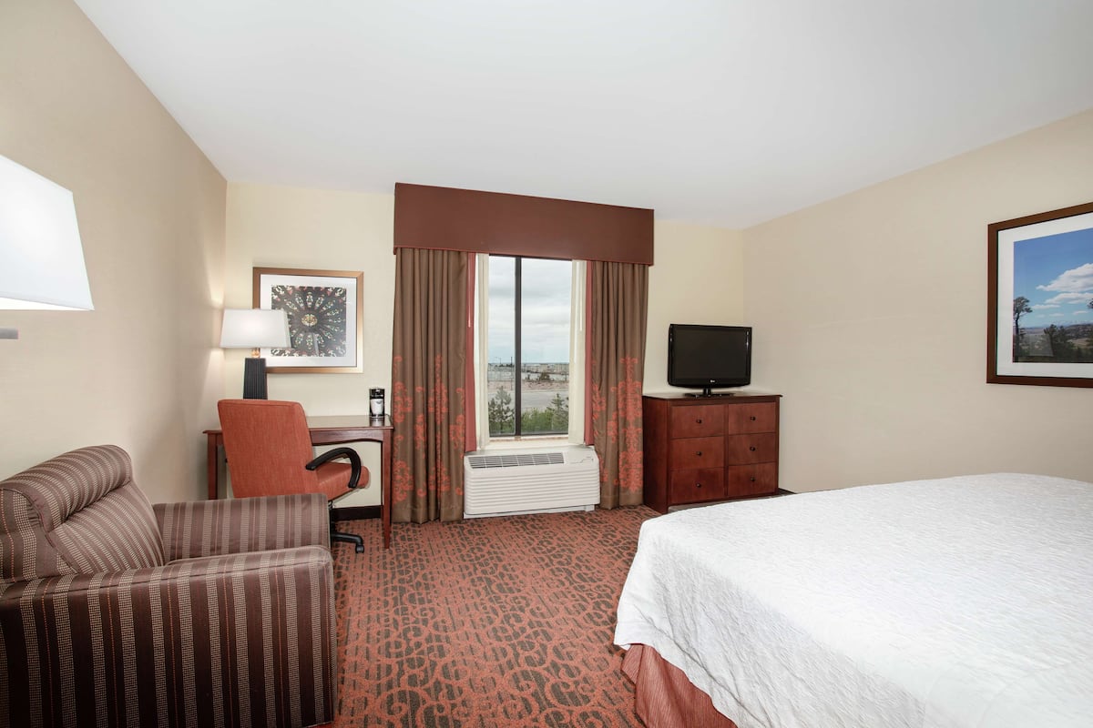 Pillowtop beds, desk, laptop workspace, blackout drapes