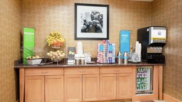 Café da manhã com buffet grátis todos os dias