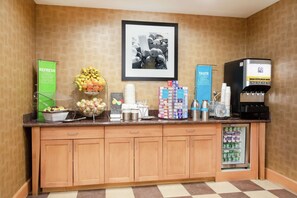 Free daily buffet breakfast  - Hampton Inn & Suites Denver/South-RidgeGate (Lone Tree)