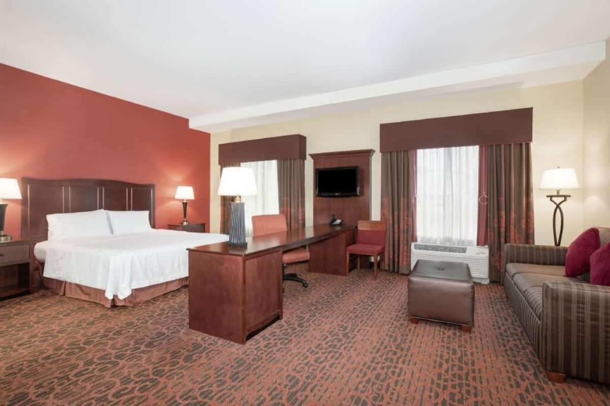 Pillowtop beds, desk, laptop workspace, blackout drapes