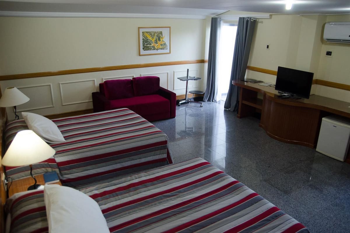 1 Schlafzimmer, Minibar, Schreibtisch, Verdunkelungsvorhänge