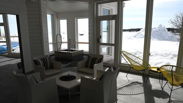 Couples treatment rooms, sauna, hot tub, steam room, aromatherapy