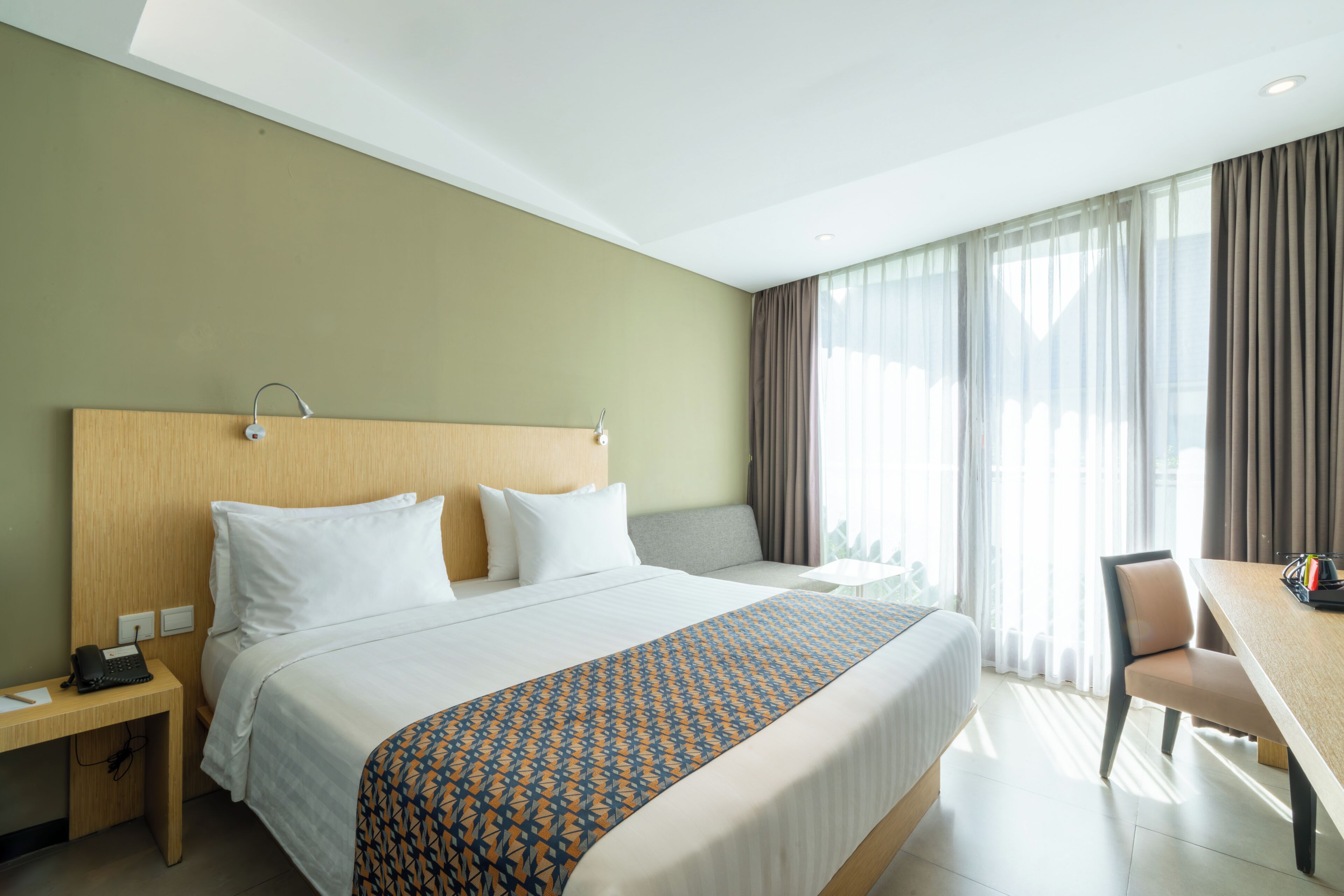 Kamar Premier, 1 Tempat Tidur King, pemandangan kolam renang | Pemandangan dari kamar