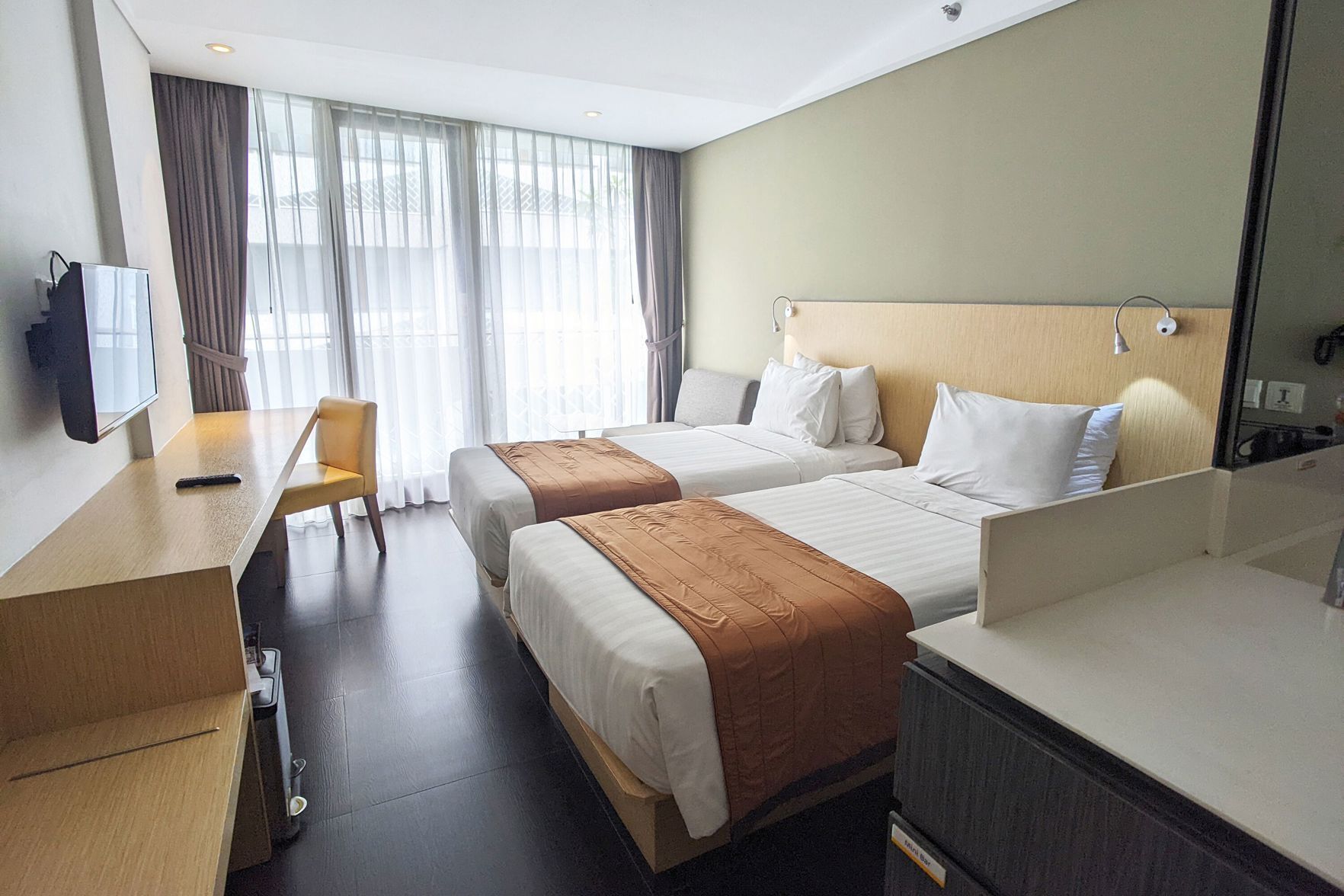 Desk, blackout curtains, free WiFi, bed sheets