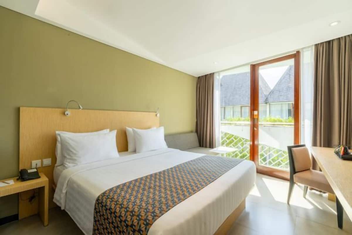 1 bedroom, desk, blackout drapes, free WiFi
