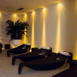 Couples treatment room(s), sauna, hot tub, steam room