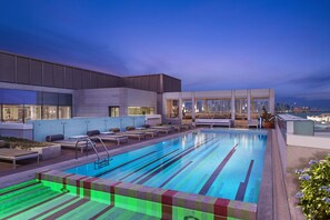 3 outdoor pools, open 6:00 AM to 6:00 PM, pool umbrellas - Four Points by Sheraton Doha (Doha)
