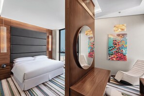 In-room safe, desk, laptop workspace, blackout curtains - Four Points by Sheraton Doha (Doha)