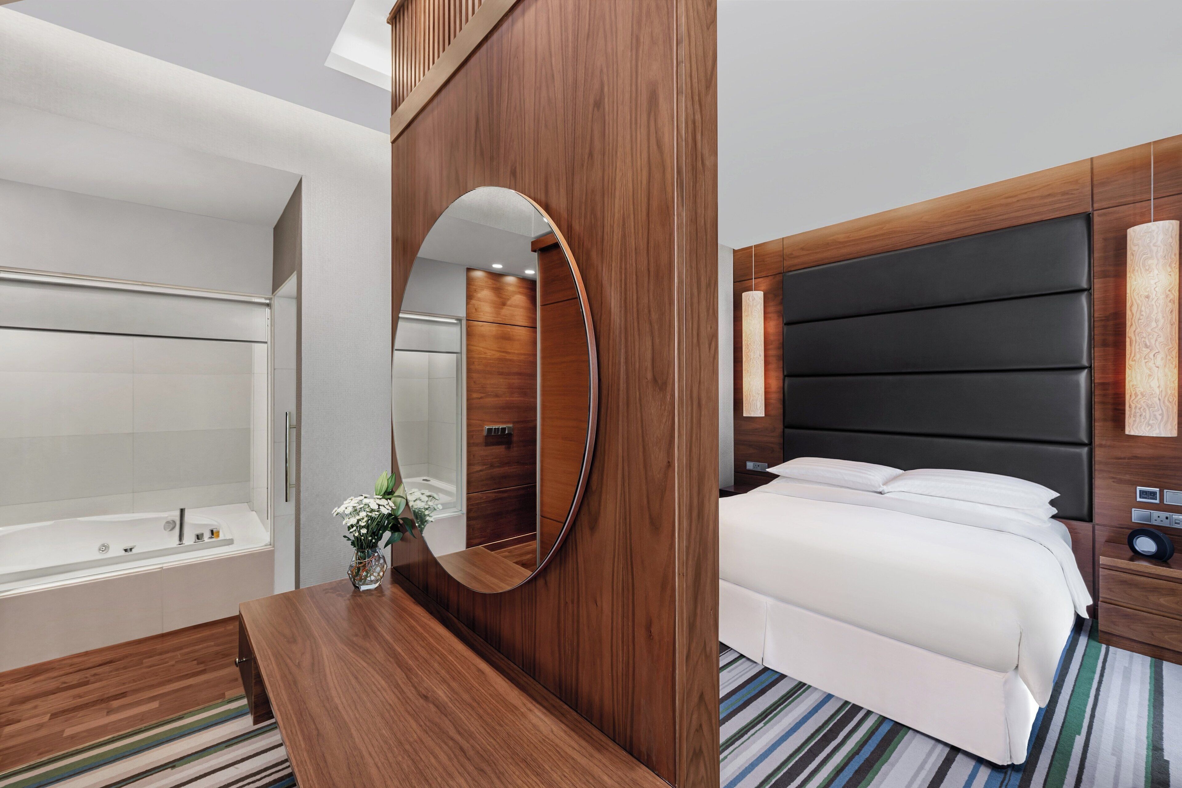 in-room safe, desk, laptop workspace, blackout curtains