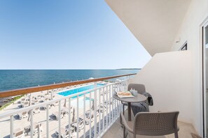 Double Room, Balcony (Front Sea View) | Minibar, in-room safe, desk, blackout drapes - Hotel Atolon & Kaafu Beach Club (Son Servera)