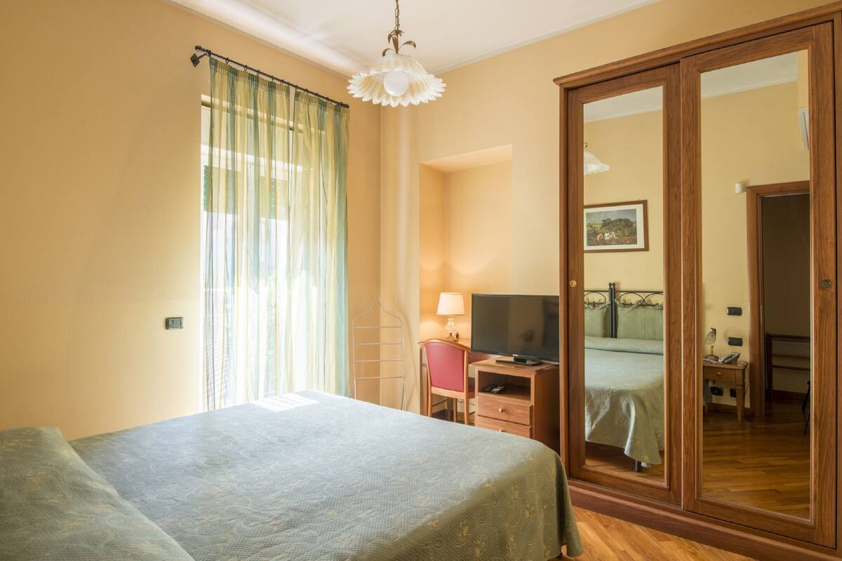 Executive Apartment, 1 Bedroom | In-room safe, desk, blackout drapes, iron/ironing board