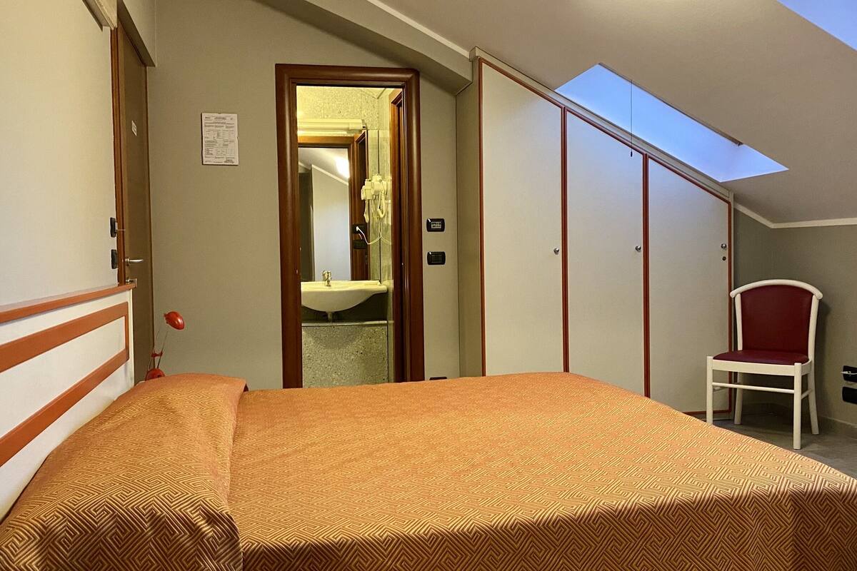 Comfort Apartment | In-room safe, desk, blackout drapes, iron/ironing board