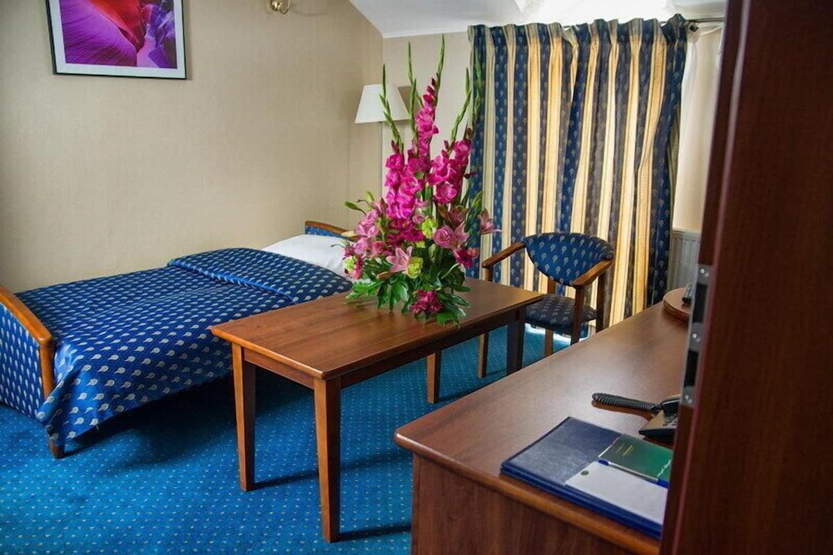 Classic Single Room | Peti besi dalam bilik, meja, Wi-fi percuma, cadar katil