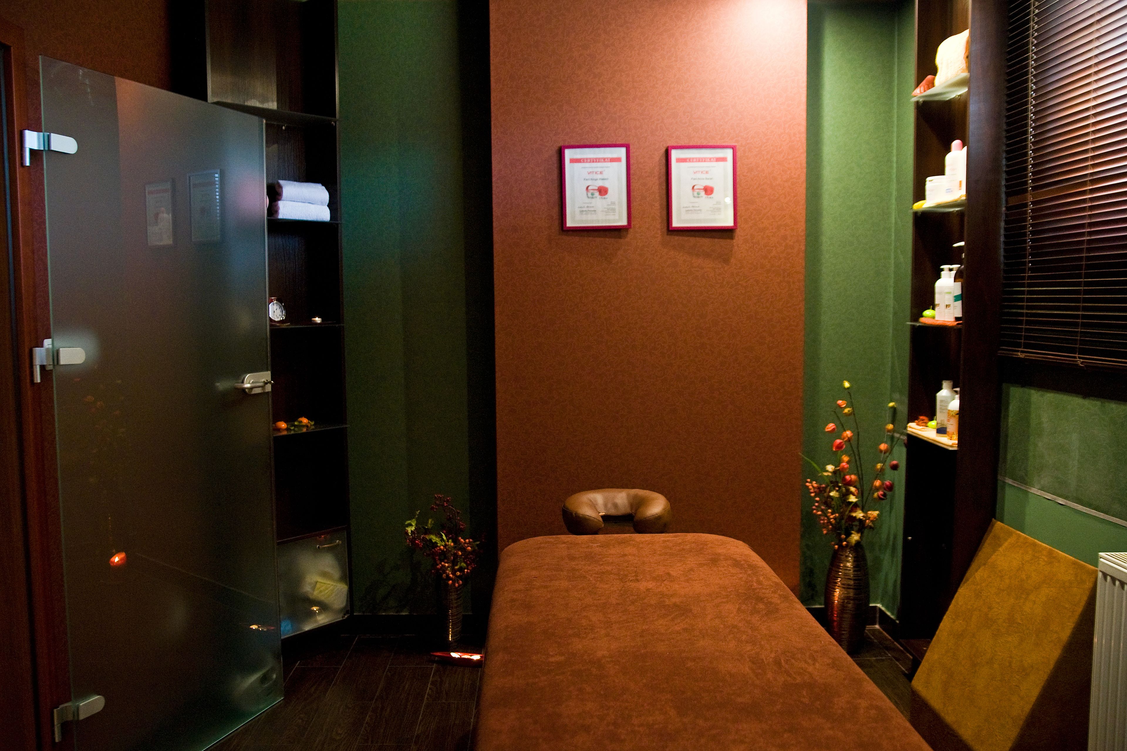 steam room, body treatments, hydrotherapy, aromatherapy