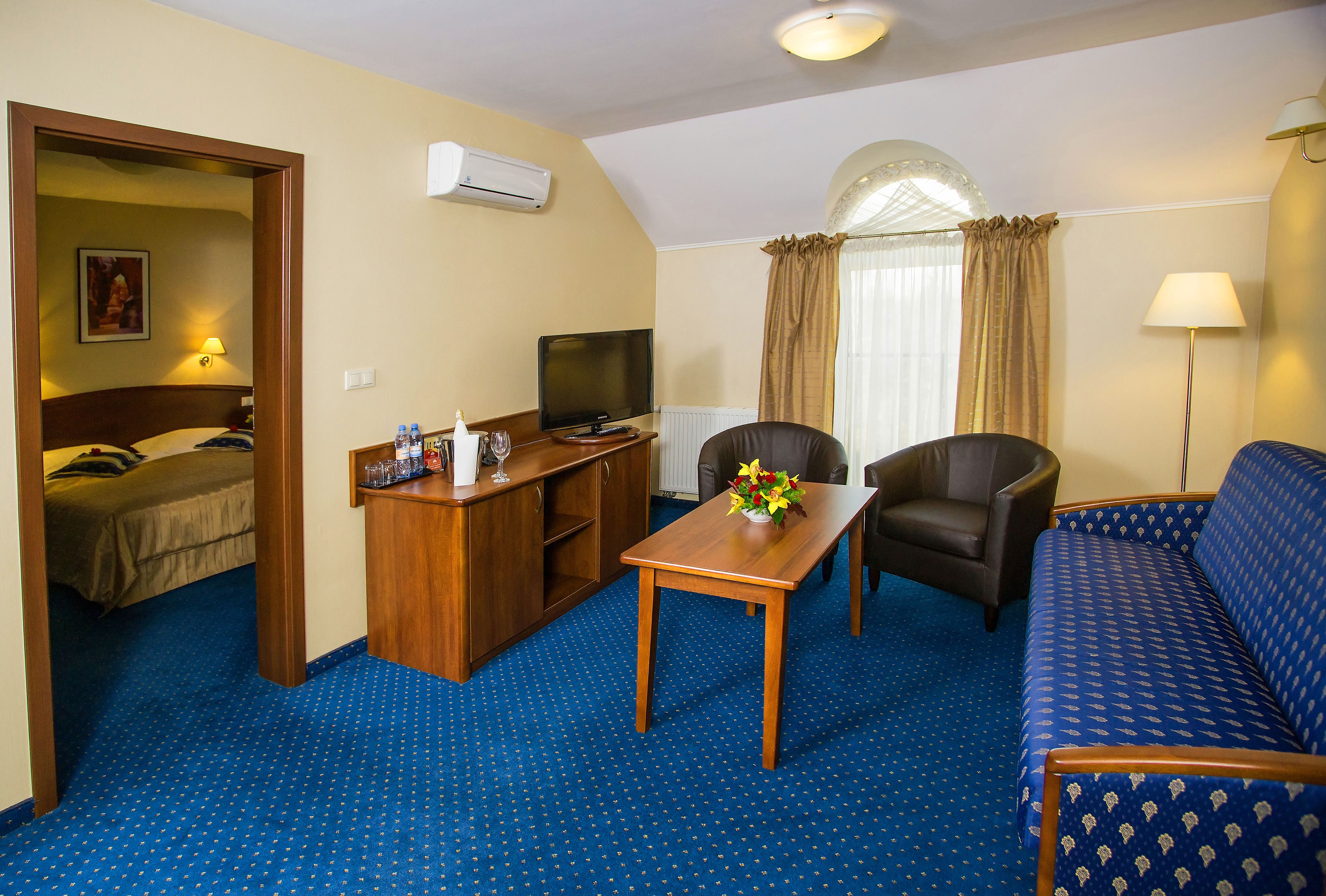 comfort studio, 1 bedroom | living room | flat-screen tv