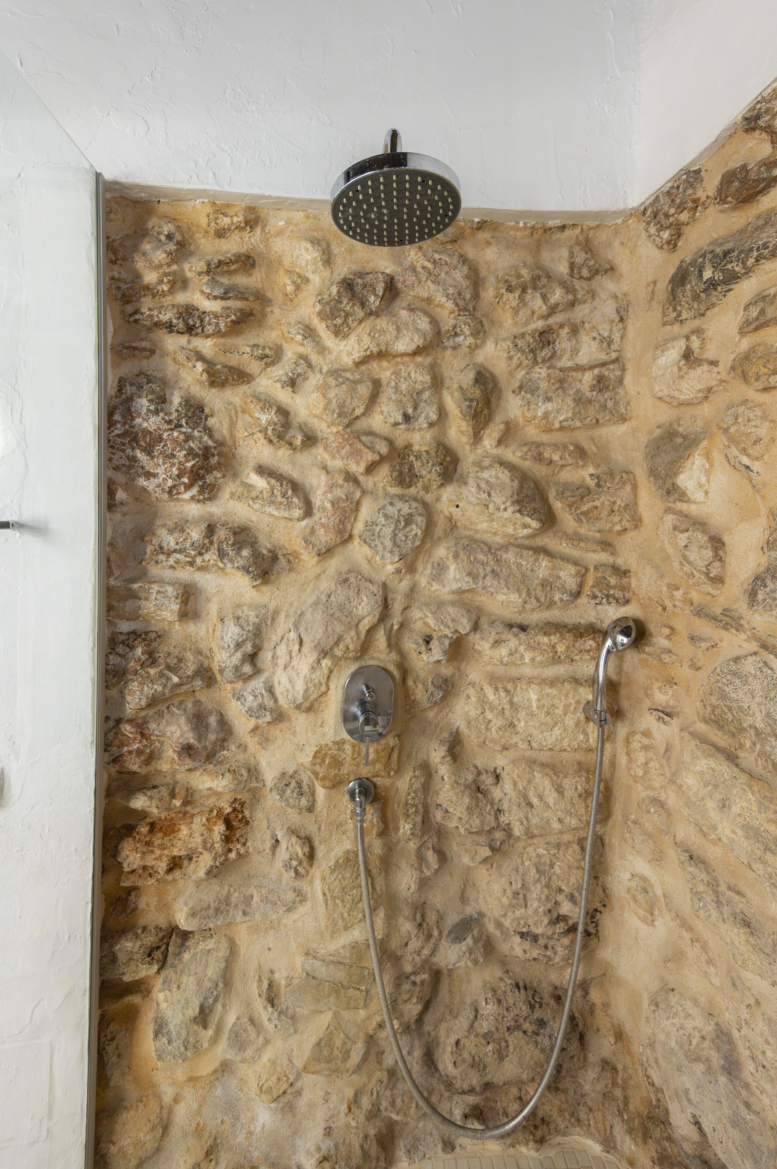 Ducha, secador de pelo, batas, toallas