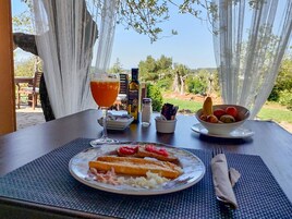 Free daily local cuisine breakfast