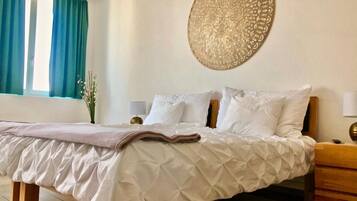 Bureau, chambres insonorisées, Wi-Fi gratuit, draps fournis