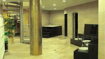 Behandlungsräume für Paare, Sauna, Whirlpool, Türkisches Bad/Hamam