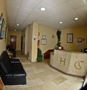 Reception - Hostal Carlos II (La Línea de la Concepción)