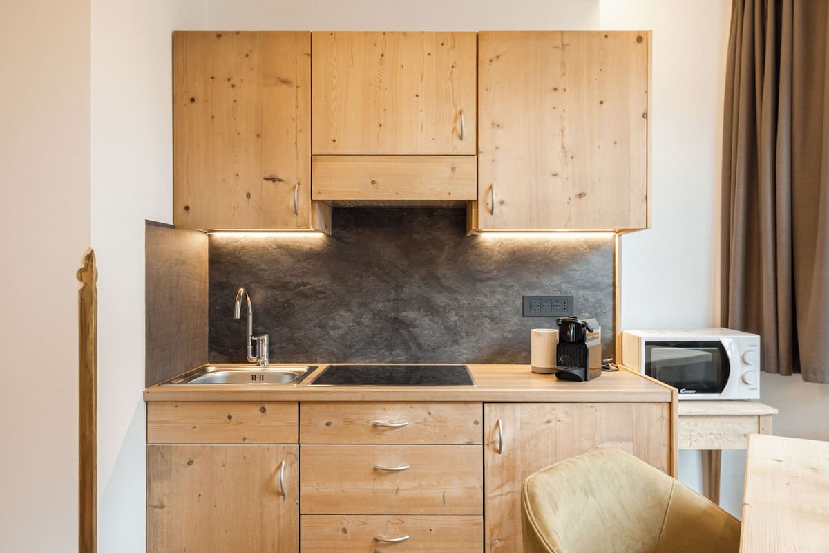 superior apartment | private kitchen | espresso maker, electric kettle