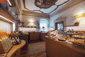 Colazione continentale inclusa, servita tutte le mattine