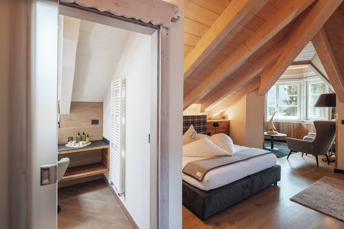 superior suite | 1 bedroom, down duvets, minibar, in-room safe