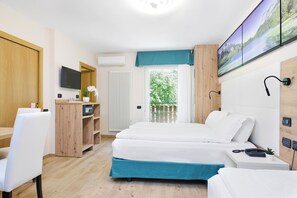 Triple Room, Balcony