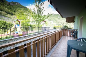 Classic Studio, Kitchenette | Terrace/patio