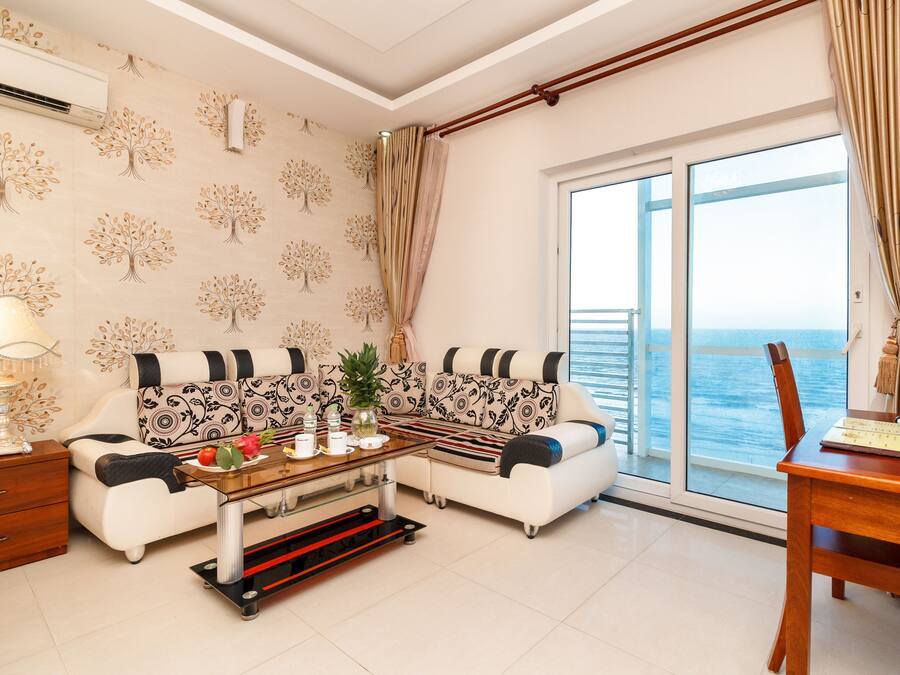 Romeliess Deluxe Room, Sea View | Living area