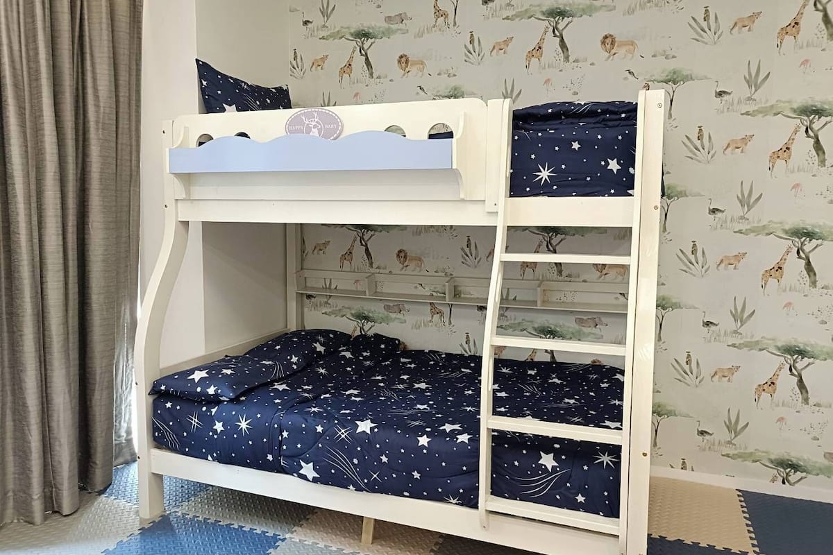 1 bedroom, premium bedding, minibar, in-room safe