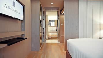 Suite, 2 Bedrooms | 1 bedroom, premium bedding, minibar, in-room safe