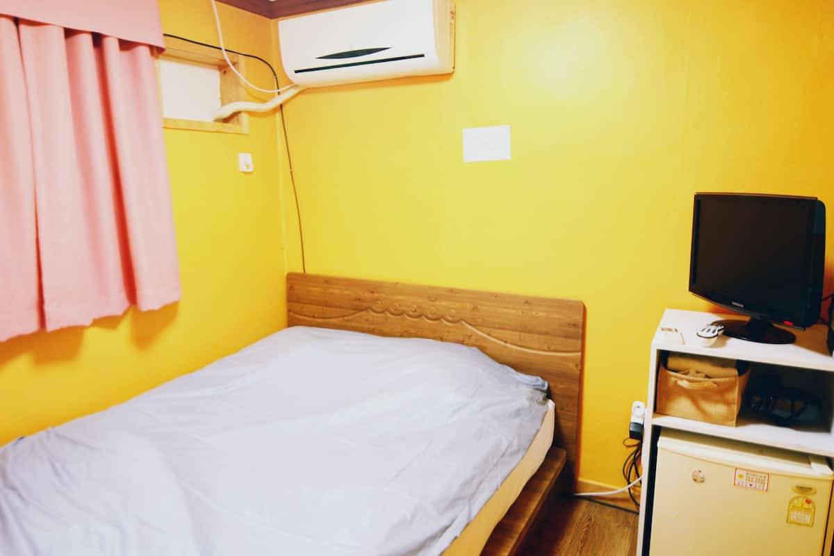 Single Private Room | Fer et planche à repasser, Wi-Fi gratuit