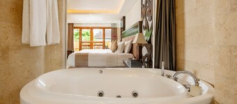 Villa Kayu Raja