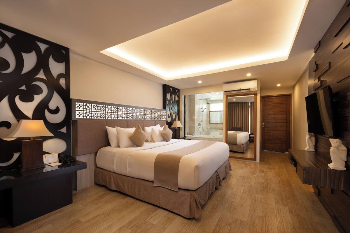 Villa, 1 Bedroom, Private Pool | Minibar, in-room safe, desk, iron/ironing board (on request)